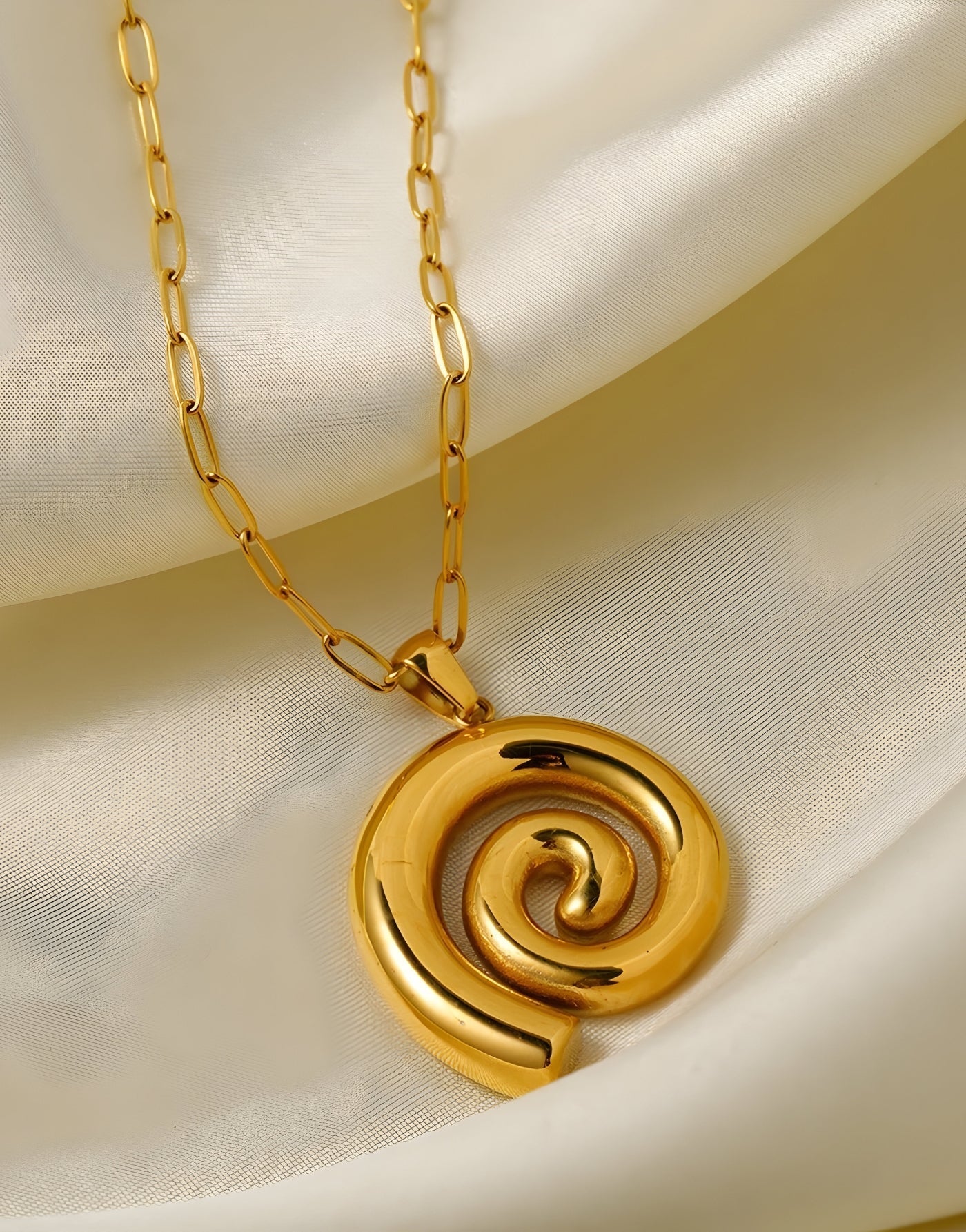 CHLOE-NECKLACE